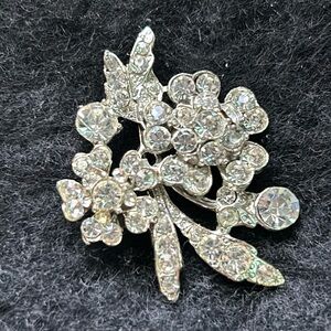 Vintage rhinestone flower brooch